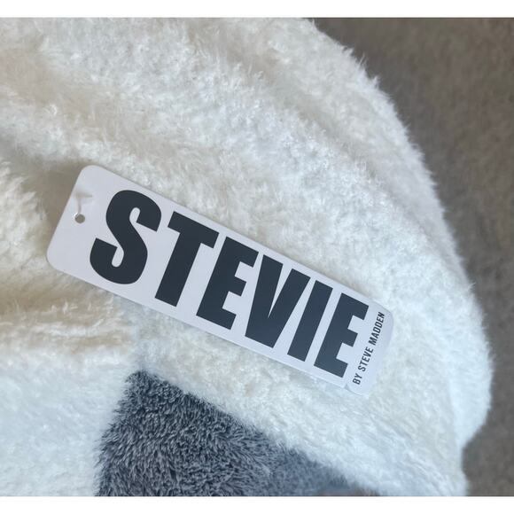 NWT STEVIE by Steve Madden White Fluffy LongSleeve V-Neck Crystal Bow Sweater XL - Picture 9 of 9